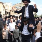 Bnei Brak en liesse : Raphaël Its’hakoff libéré de prison pour la Torah